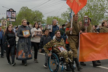 В «Бессмертном полку» прошли десятки тысяч оренбуржцев